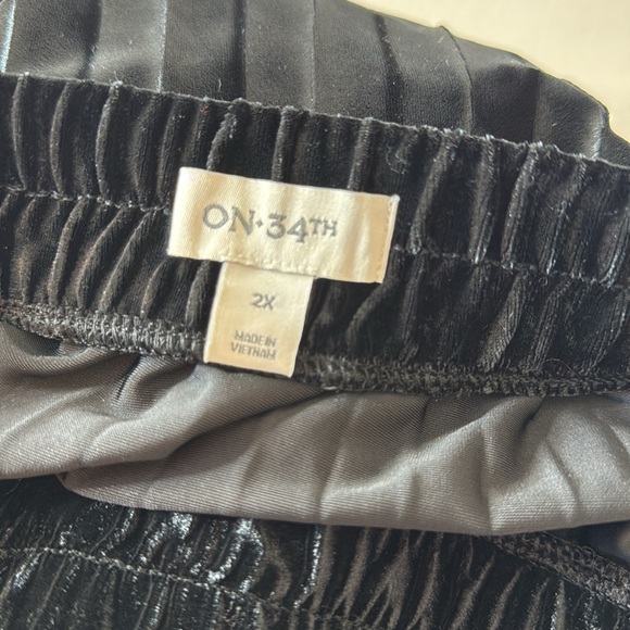 On 34th Pleated Maxi Velour / Velvet Skirt Black 2X - Picture 9 of 12